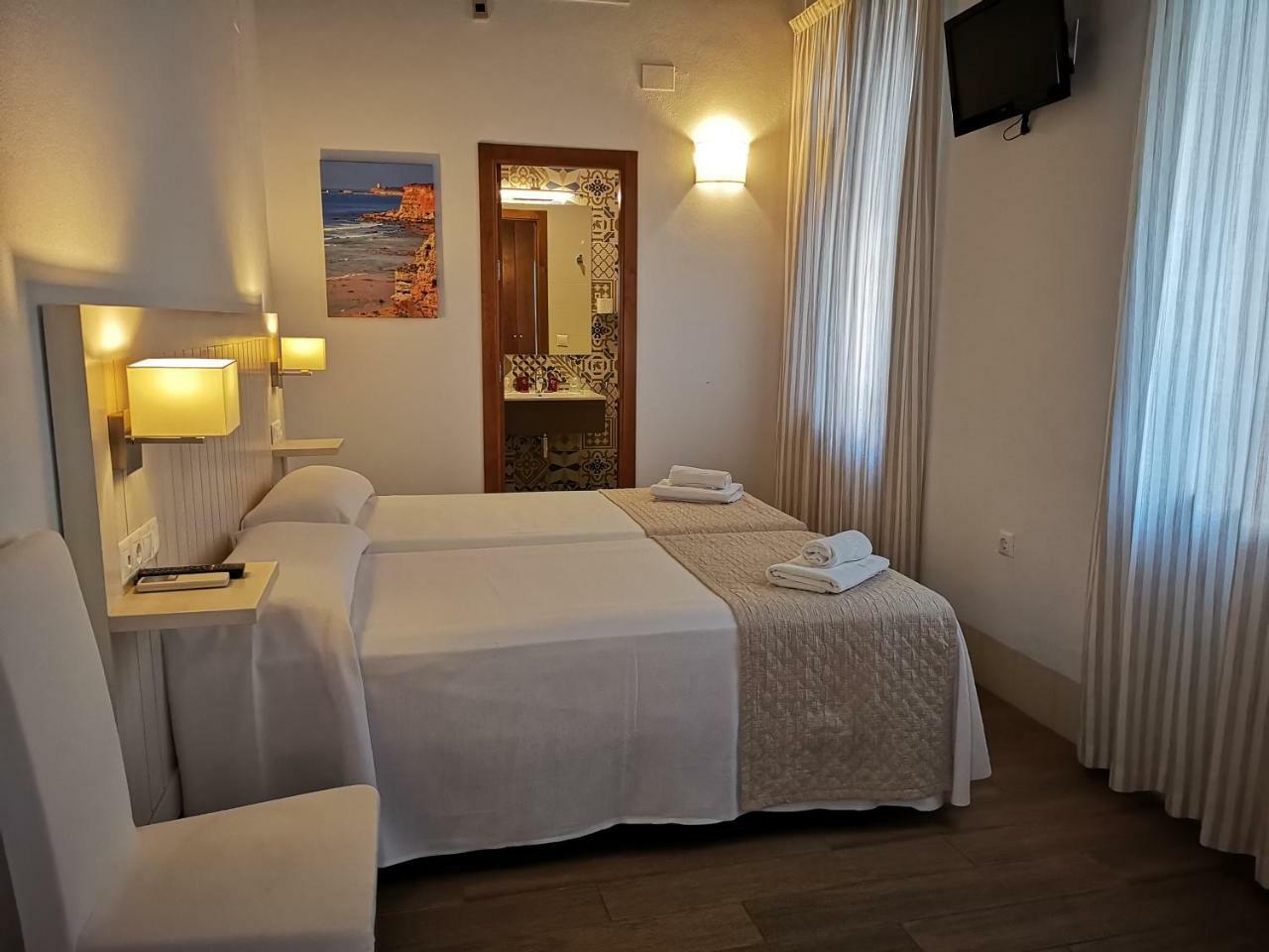 Hostal La Fonda Conil De La Frontera Extérieur photo